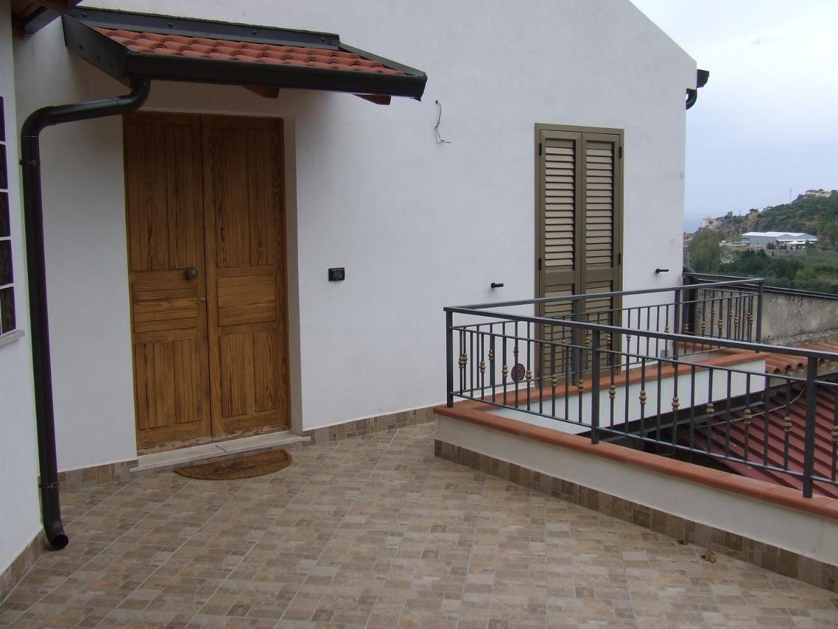 Relax Vista Eolie Apartment Пирайно Екстериор снимка