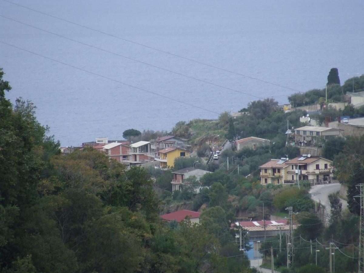 Relax Vista Eolie Apartment Пирайно Екстериор снимка